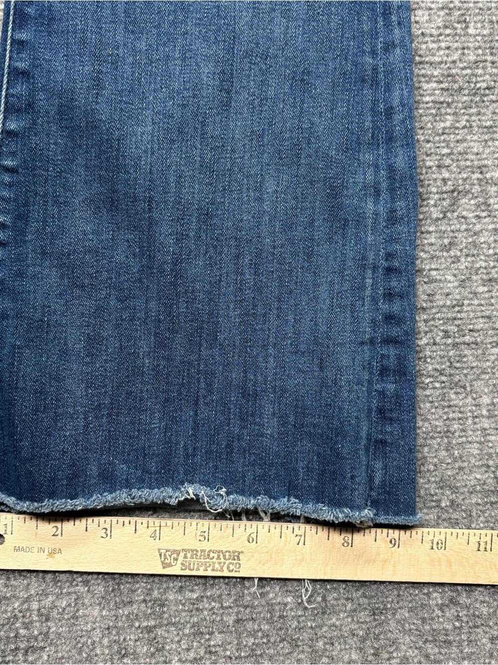 MOTHER Jeans Womens 28 Weekender Fray in Not Rough Enough Flare Raw Hem USA Made - Picture 10 of 14